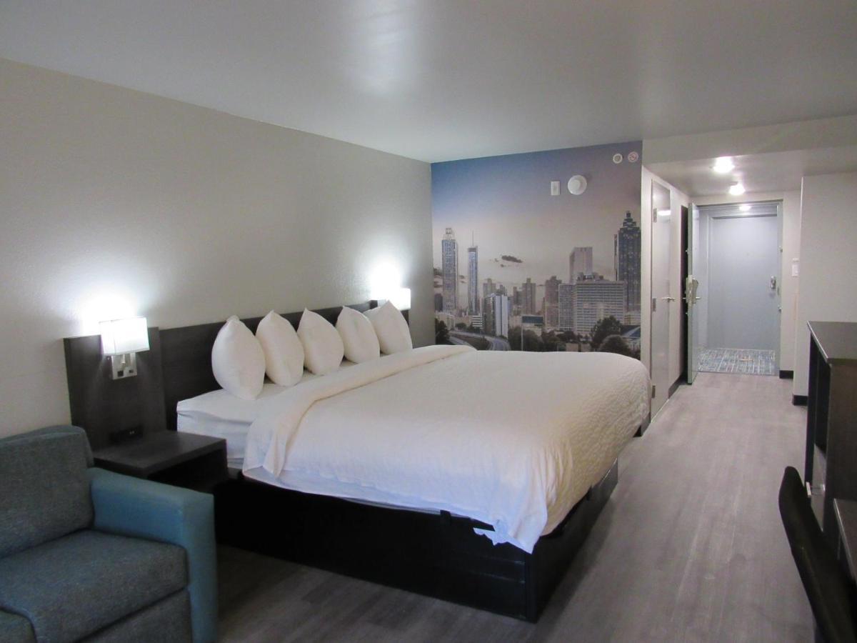 Clarion Pointe