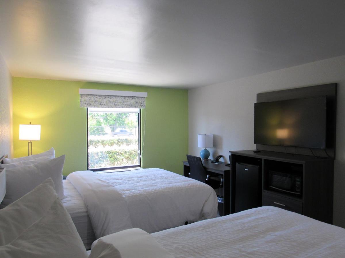 Clarion Pointe 2* McDonough