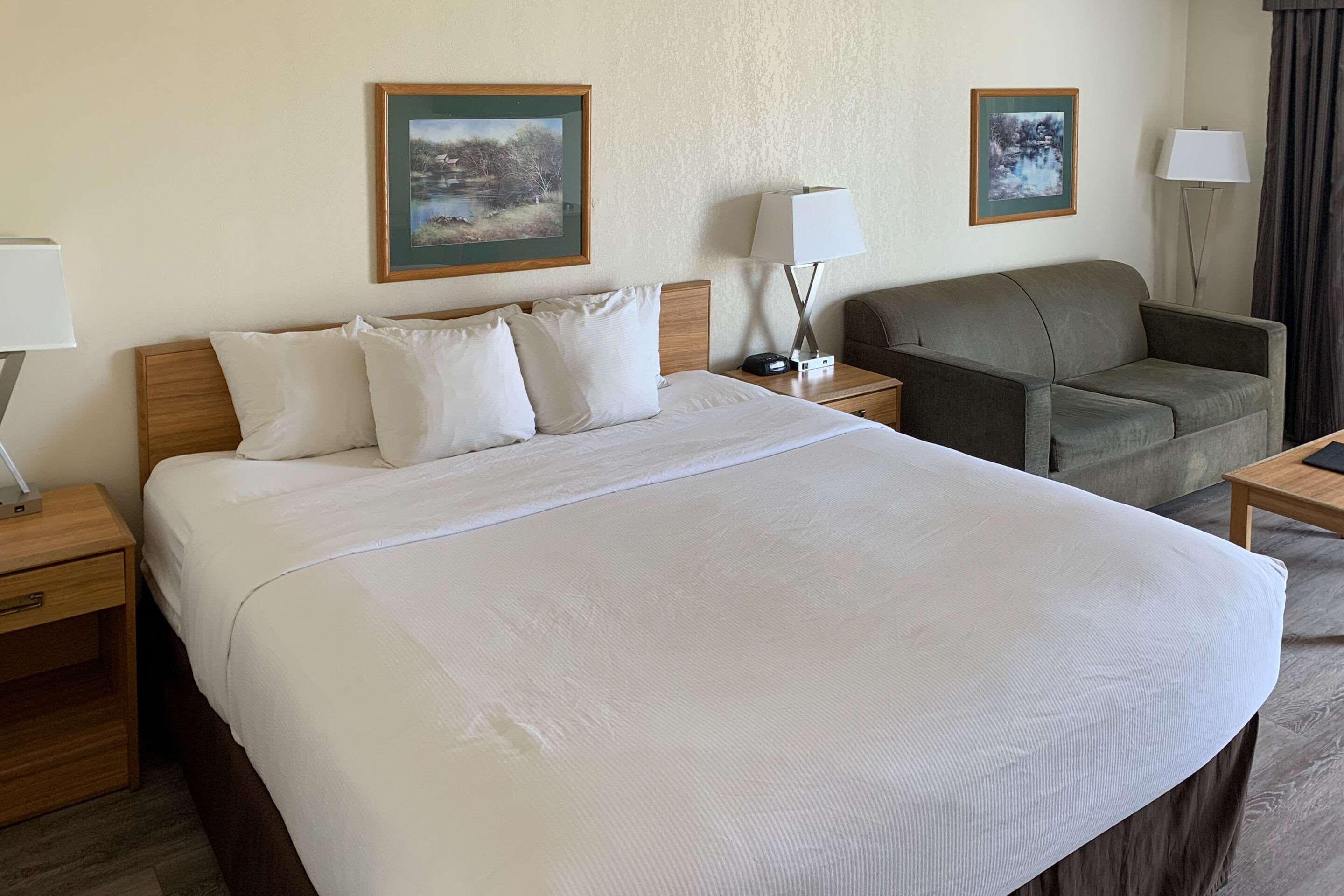 Clarion Pointe 2* McDonough